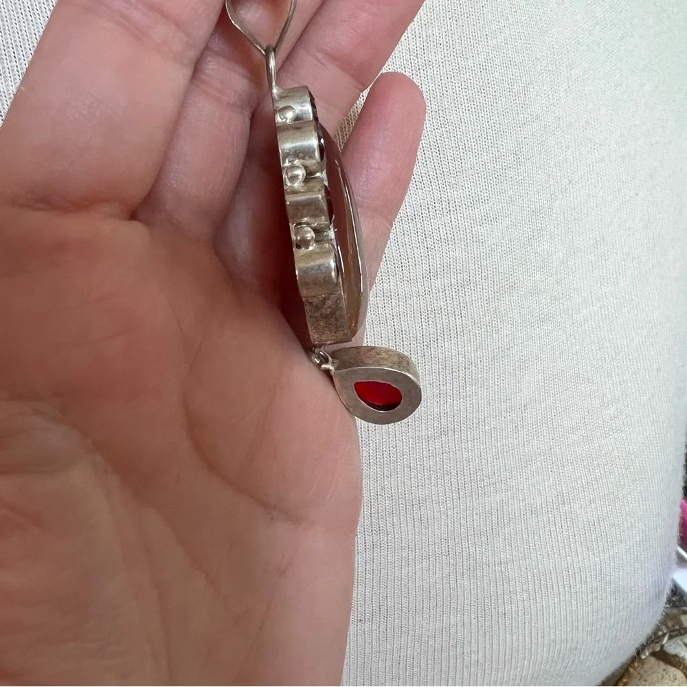 Silver plated/silver red stone pendant on a sterling silver chain - Picture 6 of 16